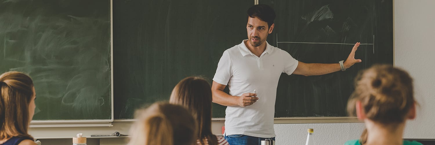 ihl_english-courses_september-school_web_featured