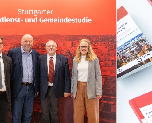 Dr. Tobias Schuckert, Prof. Dr. Volker Gäckle, Dr. Friedemann Burkhardt und Larissa Meister stellten in Stuttgart die Studie vor.