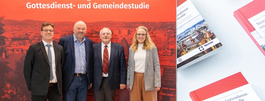 Dr. Tobias Schuckert, Prof. Dr. Volker Gäckle, Dr. Friedemann Burkhardt und Larissa Meister stellten in Stuttgart die Studie vor.