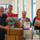 Rektor und Bibliotheksteam der IHL mit einer Bücherspende des Klett Verlags (Lehrmaterialien wie Zebra, Niko und Deutsch kombi plus) für die christliche Lehrerausbildung.
